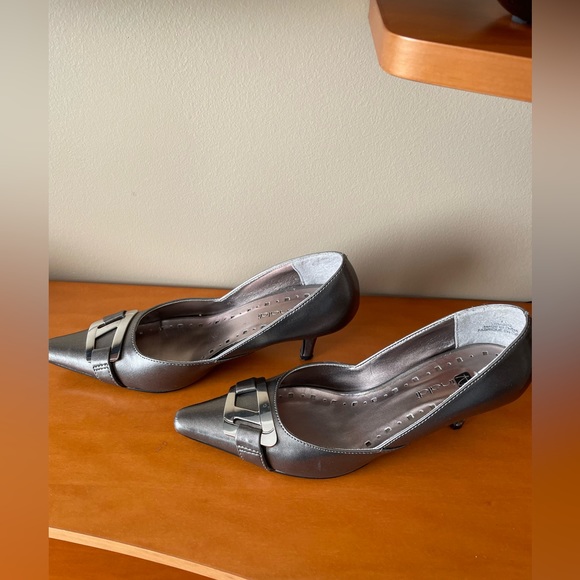 women shoes 3” heel Size 7 like new , 3” heel , good for any occasion - Picture 4 of 5